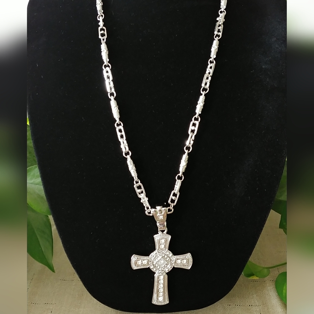 Elegant Silver Cross Pendant Necklace